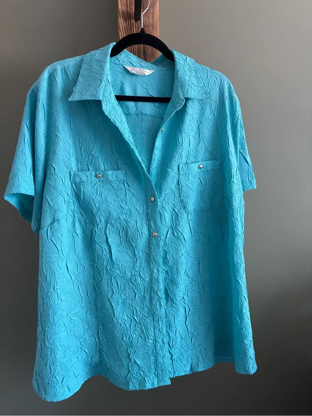173.) Tradition / Blue / Button Down / Short Sleeve Top - Picture 3 of 8